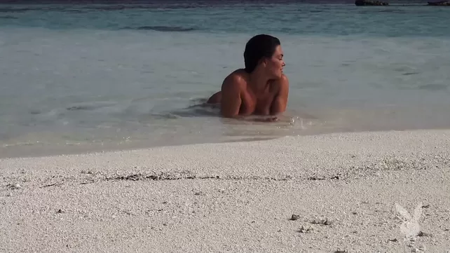 Сьемка скрытой камерой на нудиском пляже