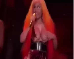 Nicki Minaj - Nip Slip - порно видео